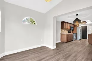 640 Kenneth Way, Tarpon Springs, FL 34689 - Photo 7