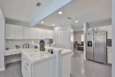 2022 E View Drive, Sun City Center, FL 33573 - Photo 23