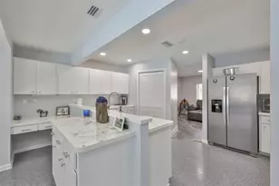 2022 E View Dr, Sun City Center, FL 33573 - Photo 23