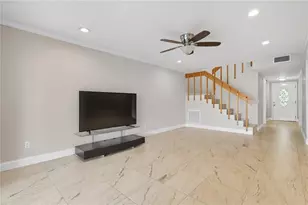 8717 Bay Pointe Dr, Tampa, FL 33615 - Photo 11