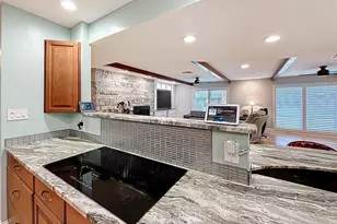 8693 15th St N, Saint Petersburg, FL 33702 - Photo 37