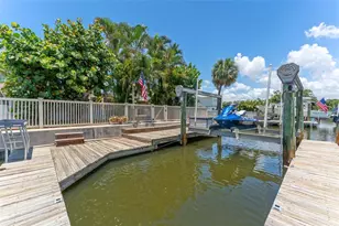 8720 Hickorywood Ln, Tampa, FL 33615 - Photo 37