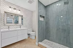 800 Madonna Blvd, Tierra Verde, FL 33715 - Photo 17