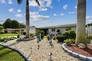 1389 Seabreeze St, Clearwater, FL 33756 - Photo 5