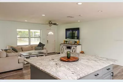 153 SW Monroe Circle N, Saint Petersburg, FL 33703 - Photo 15