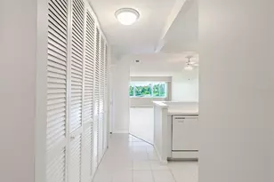 100 Bluff View Dr, Belleair Bluffs, FL 33770 - Photo 3