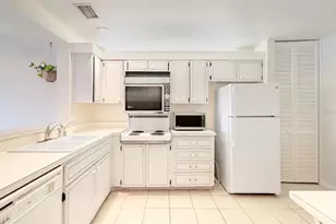 100 Bluff View Dr, Belleair Bluffs, FL 33770 - Photo 5