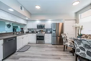 6450 Shoreline Dr, Saint Petersburg, FL 33708 - Photo 21