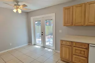 3214 W Van Buren Dr, Tampa, FL 33611 - Photo 11