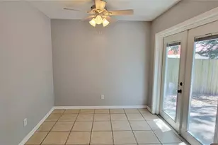 3214 W Van Buren Dr, Tampa, FL 33611 - Photo 17
