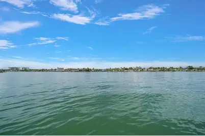 8405 Bayshore Drive, Treasure Island, FL 33706 - Photo 17