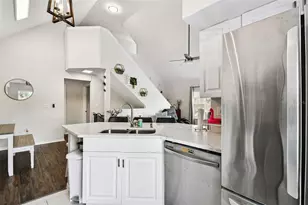 9064 Lake Chase Island Way, Tampa, FL 33626 - Photo 19