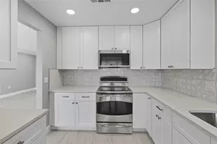 6994 Country Lakes Cir, Sarasota, FL 34243 - Photo 15