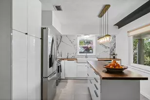 3027 Burlington Ave N, Saint Petersburg, FL 33713 - Photo 11