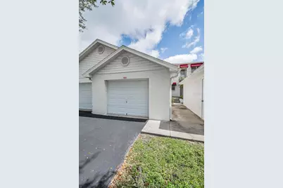 1400 Water View Drive W #104, Largo, FL 33771 - Photo 3