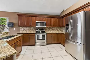 5646 Paddock Trail Dr, Tampa, FL 33624 - Photo 7