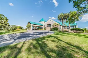 8675 Buttonwood Ln N, Pinellas Park, FL 33782 - Photo 9