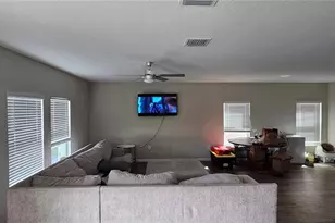 7632 Starflower Wy, Wesley Chapel, FL 33545 - Photo 5