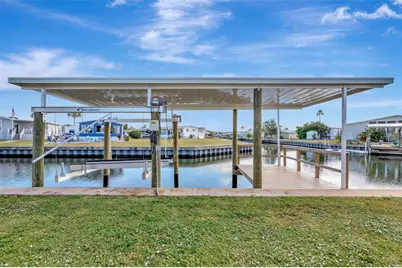 142 S Saint Thomas Circle, Apollo Beach, FL 33572 - Photo 11
