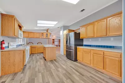 142 S Saint Thomas Circle, Apollo Beach, FL 33572 - Photo 35