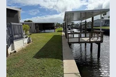 142 S Saint Thomas Circle, Apollo Beach, FL 33572 - Photo 5