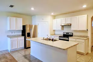 2781 Grand Central Ave, Tavares, FL 32778 - Photo 5