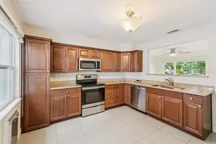 5441 39th Ave N, Saint Petersburg, FL 33709 - Photo 3