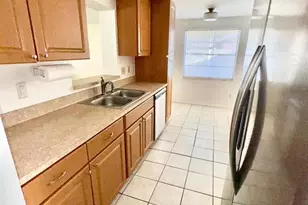 10213 Westport Ct, Tampa, FL 33615 - Photo 9