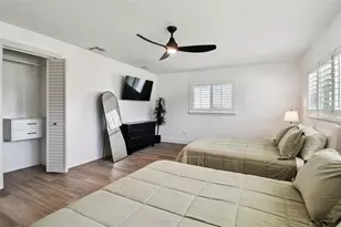 320 Palm Island NE, Clearwater Beach, FL 33767 - Photo 9