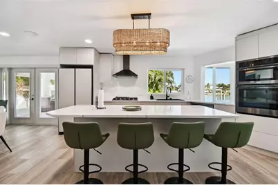320 Palm Island NE, Clearwater Beach, FL 33767 - Photo 21
