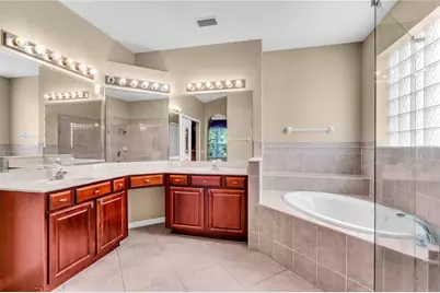 10561 Bermuda Isle Drive, Tampa, FL 33647 - Photo 13