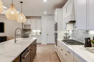 6841 Jared Oaks Dr, Wesley Chapel, FL 33545 - Photo 5