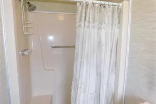 38723 Vulcan Cir, Zephyrhills, FL 33542 - Photo 19