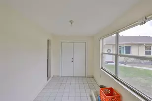 1908 Canterbury Ln, Sun City Center, FL 33573 - Photo 21