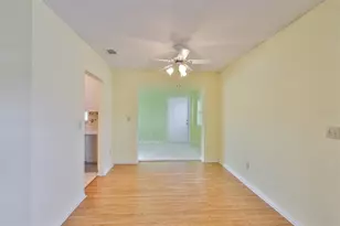 1908 Canterbury Ln, Sun City Center, FL 33573 - Photo 5