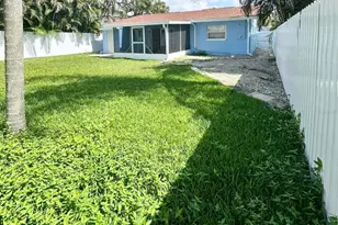 17734 1st St E, Redington Shores, FL 33708 - Photo 23