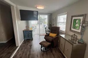 11300 124th Ave, Largo, FL 33778 - Photo 13