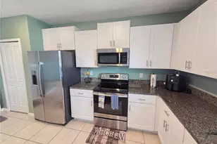 11916 Wild Daffodil Ct, Riverview, FL 33579 - Photo 9