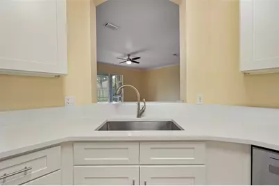 10136 Kingsbridge Avenue, Tampa, FL 33626 - Photo 11