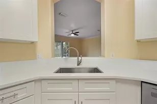 10136 Kingsbridge Ave, Tampa, FL 33626 - Photo 11