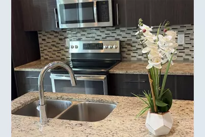 4810 W McElroy Avenue W #2, Tampa, FL 33611 - Photo 3