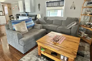 7202 Mt Essex Dr NE, Saint Petersburg, FL 33702 - Photo 5