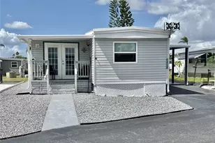 7202 Mt Essex Dr NE, Saint Petersburg, FL 33702 - Photo 23