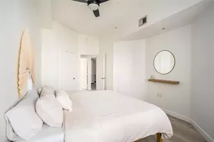 200 4th Ave S, Saint Petersburg, FL 33701 - Photo 15