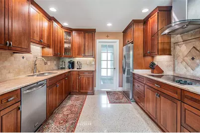 3909 Hudson Lane, Tampa, FL 33618 - Photo 11