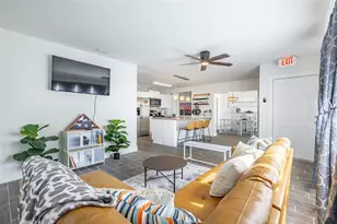 5616 Halifax Dr, Tampa, FL 33615 - Photo 5