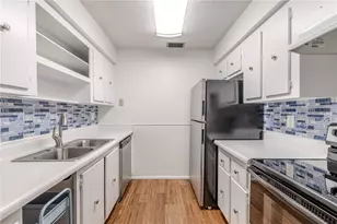 1708 Belleair Forest Dr, Belleair, FL 33756 - Photo 5