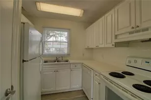 13708 Orange Sunset Dr, Tampa, FL 33618 - Photo 5