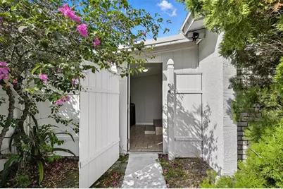 10213 Explorer Court, Tampa, FL 33615 - Photo 9