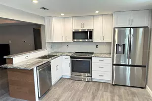 2301 Trelain Dr S, Saint Petersburg, FL 33712 - Photo 3